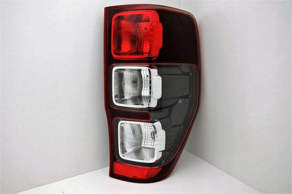 фото №2, Ford ranger od 2016- лампа задняя правая nowa ^