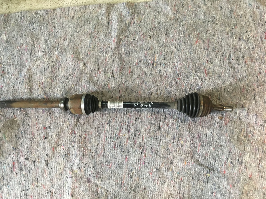 фото №1, 5008 ii привідний вал шарнір права 1.6 bluehdi 9811176480