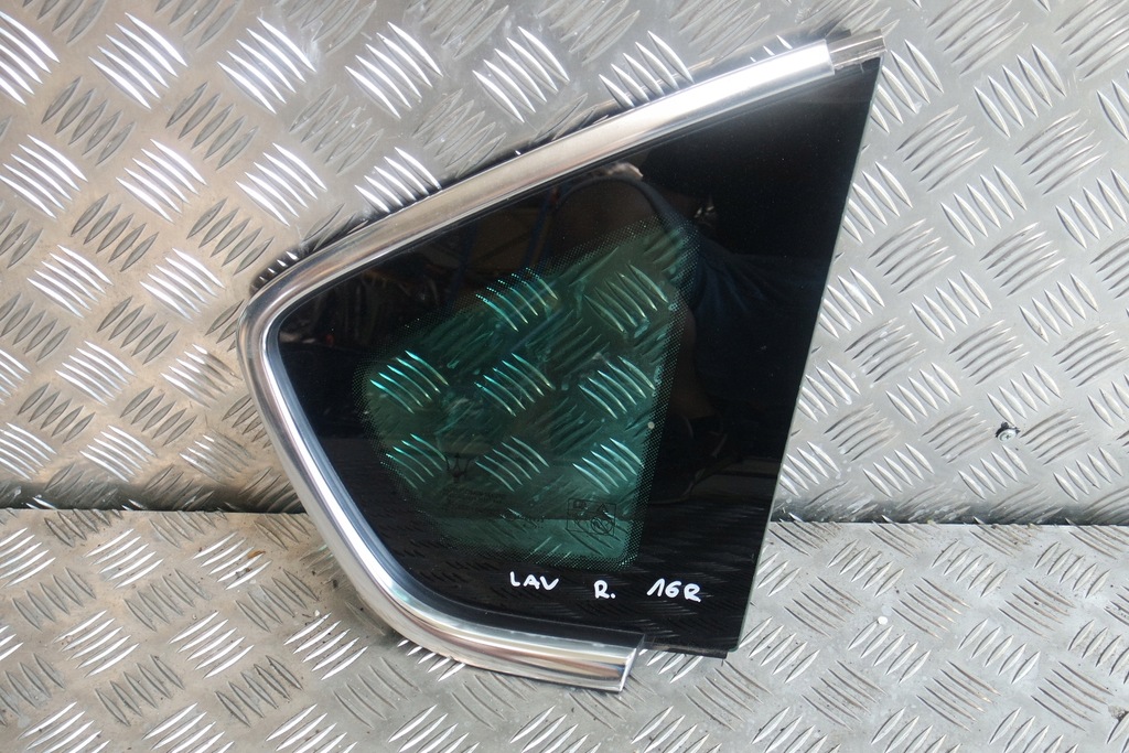 фото №1, Стекло кузовная правая maserati levante 16r