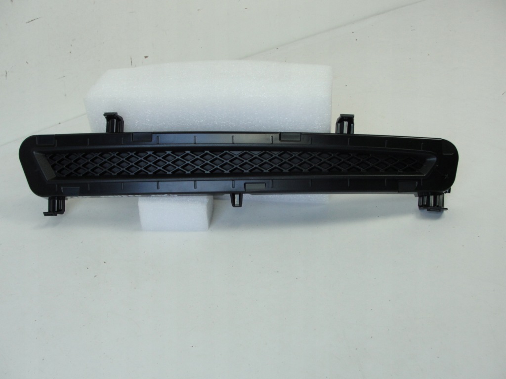 Купити Ford оригінальний номер bs71-15a281-b решітка бампера