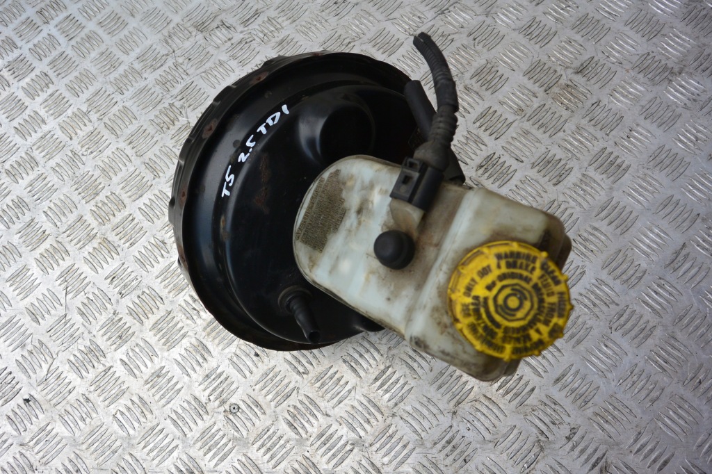 фото №1, Усилитель тормозов насос vw t 5 transporter 7h0612101a