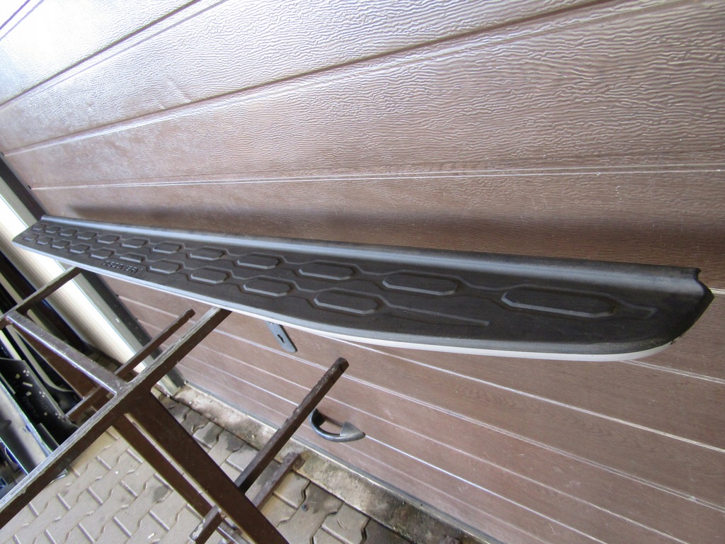 фото №4, Порог правый land rover discovery 5 17 подножка правая