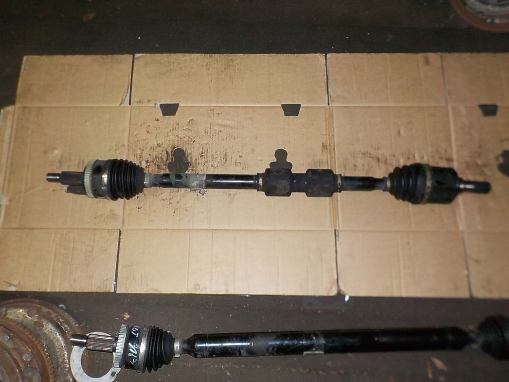 фото №1, Приводной вал правая перед ix35 sportage iii 1.7 crdi man