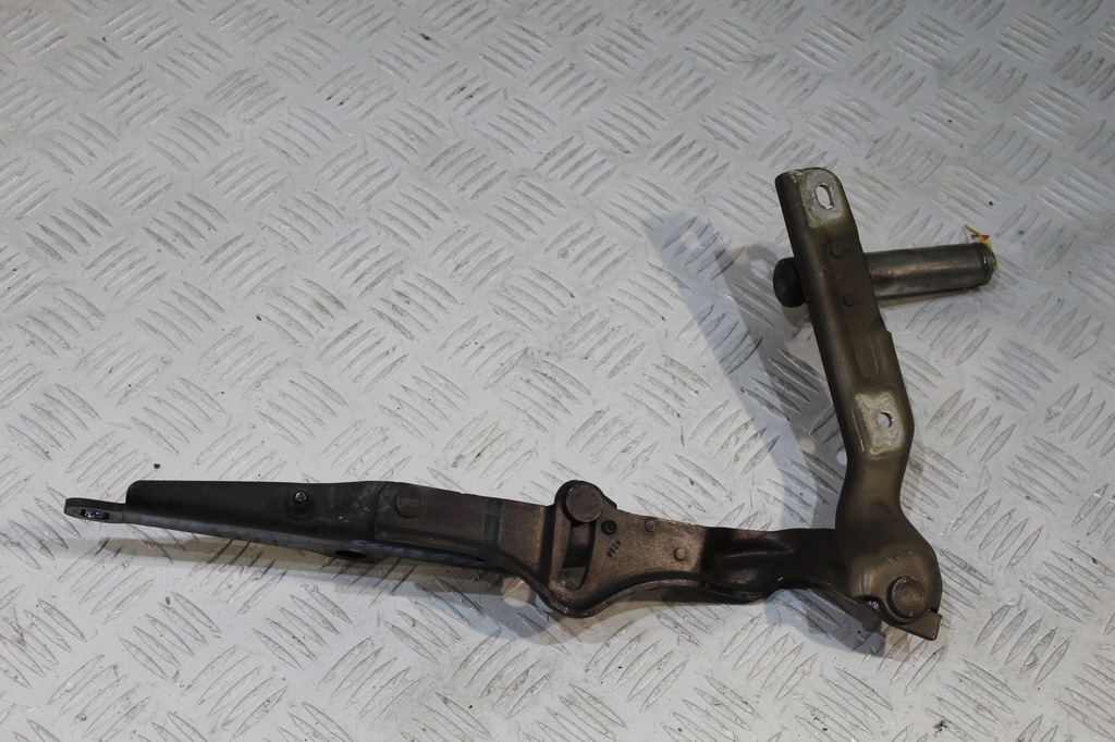 фото №1, Петля капот правий патрон lancia thema ii