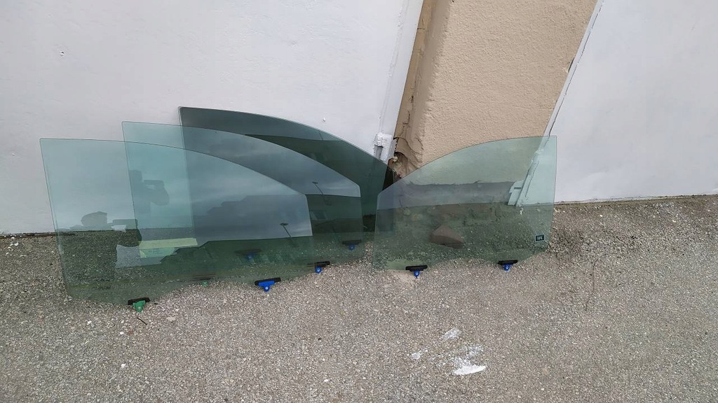 фото №1, Toyota sienna 2011- скло двері перед передні