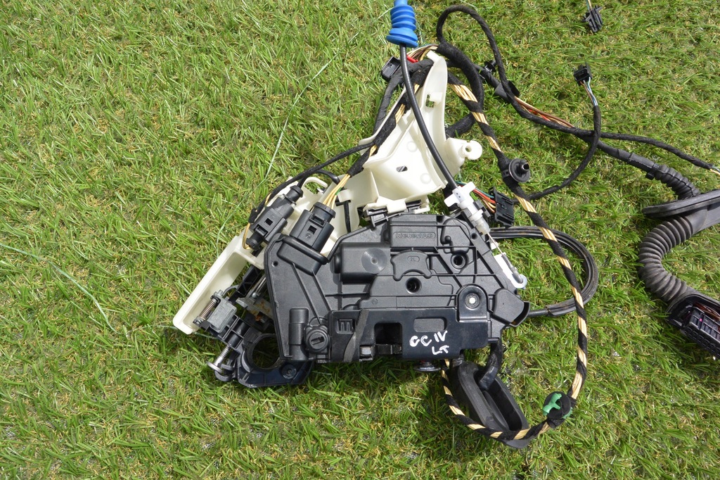 фото №9, Замок двері insta лівий правий задня vw passat cc lift