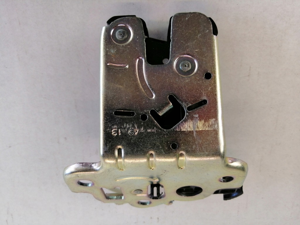 фото №2, Audi оригинальный номер 8r0827505 замок крышки багажника