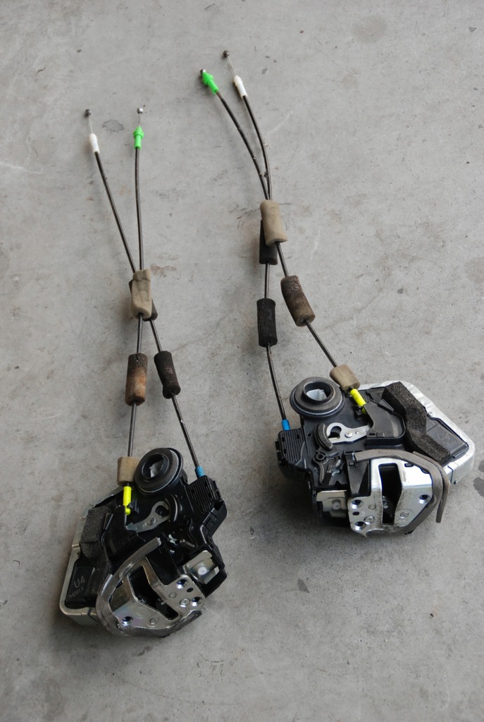 фото №3, Lexus is 250 замок двері задня p / l 06-11r