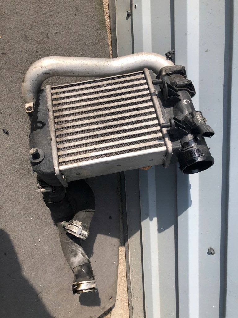 Купити Audi a6 c6 3.0tdi інтеркулер правий 4f0145805e