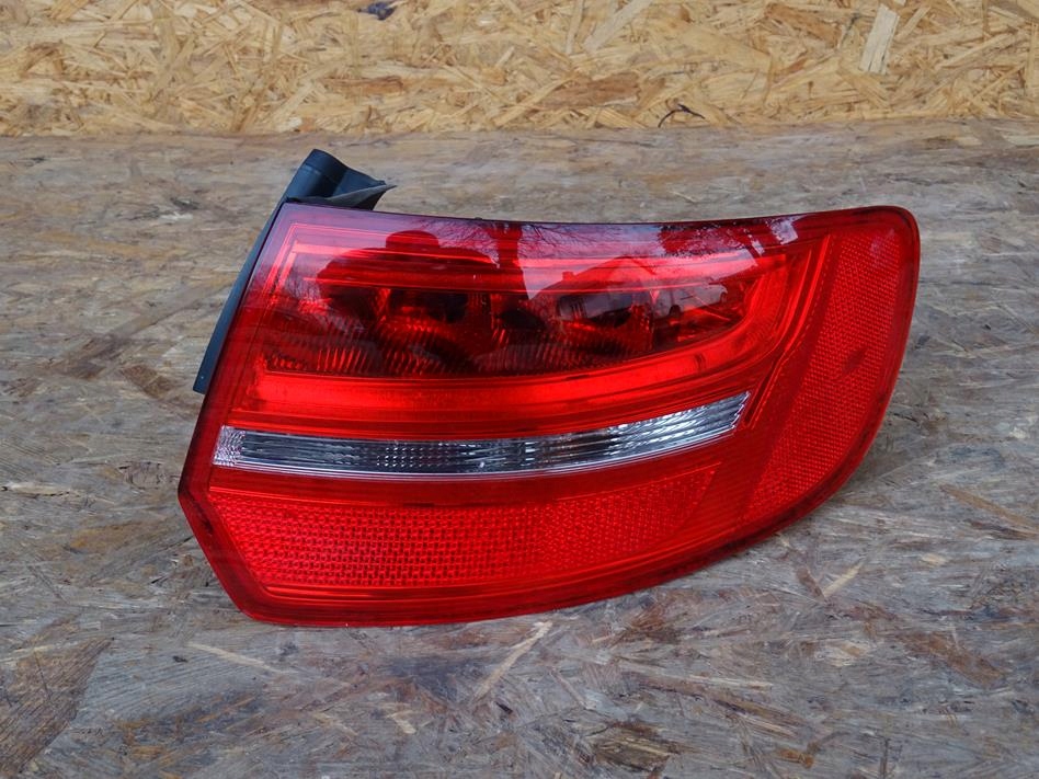 фото №1, Audi a3 8p 8p4 5d sportback lift 08-12 лампа права задня задня led 8p4945096e