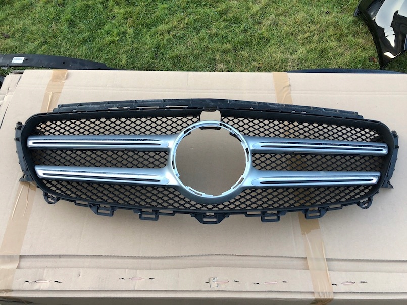 фото №1, Mercedes e-klasa 213 решётка радиатора решётка радиатора оригинал