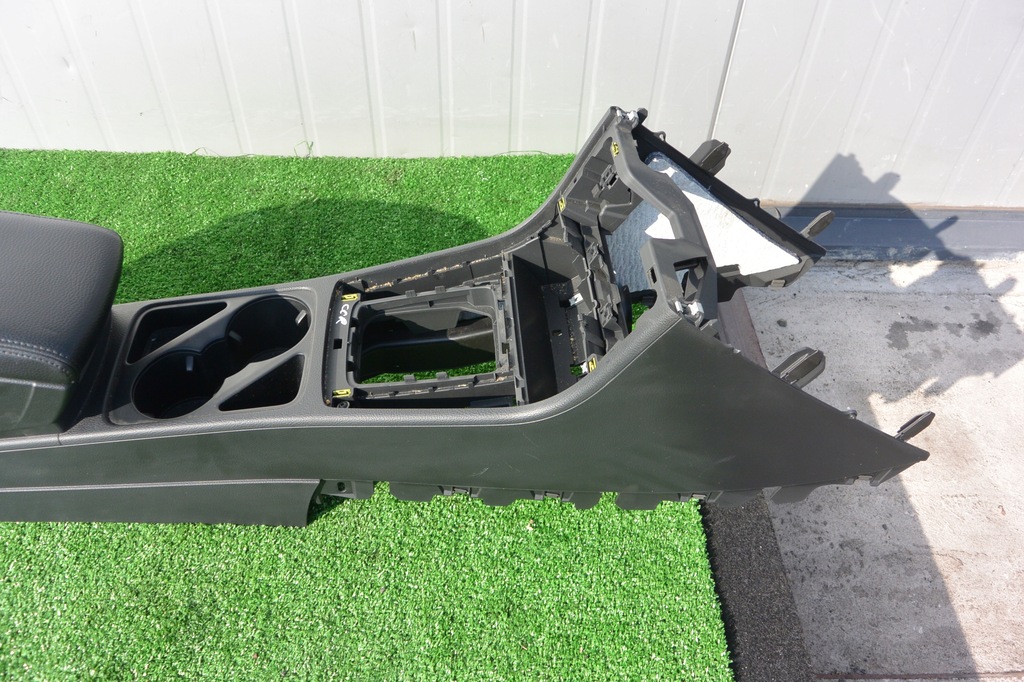 фото №9, Туннель средний подлокотник кожа vw passat cc lift