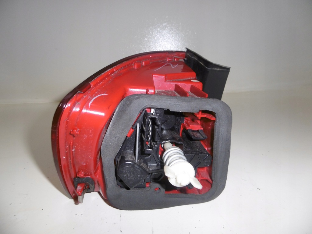 фото №10, Лампа правий задня usa vw jetta 5c