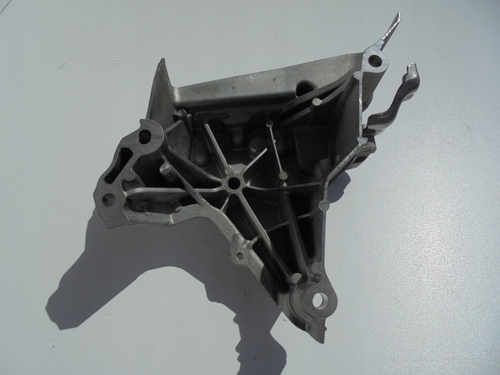 Audi a3 8v кронштейн кронштейн двигателя 04e199275 15/1 Киев