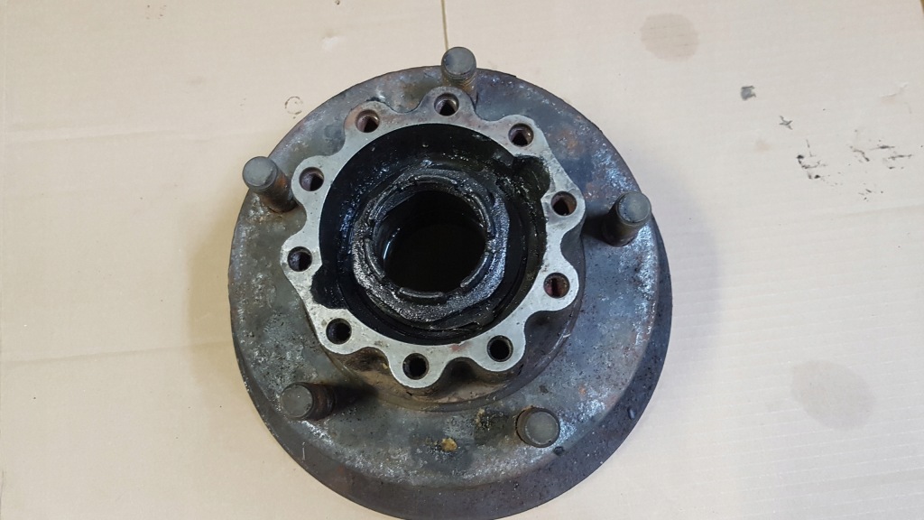 Ступиця підшипник 10 гвинт 6.5t mascott mascot 07-10r. в Україні