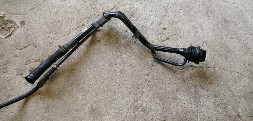 фото №1, Mazda 3 09-13 заливна горловина пального