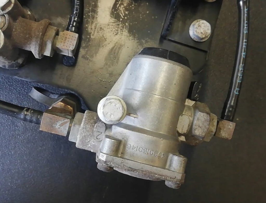 Купить Mercedes actros axor atego клапан пневматический