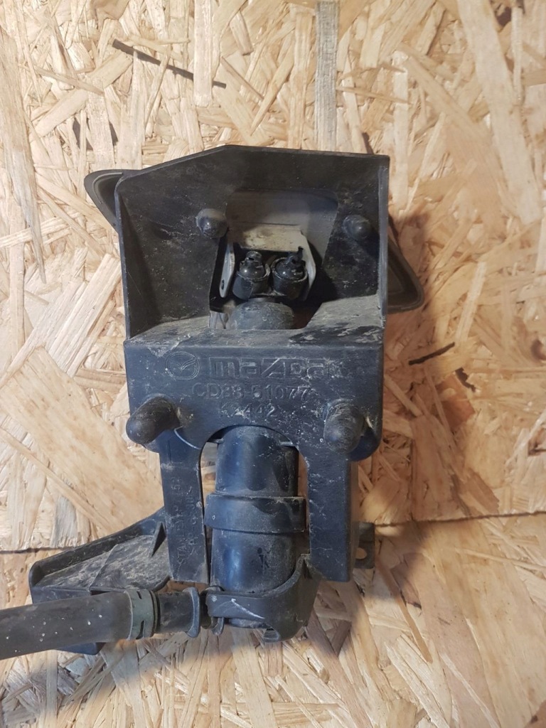 фото №5, Mazda 5 cr lift заглушка sprysk w бампер перед