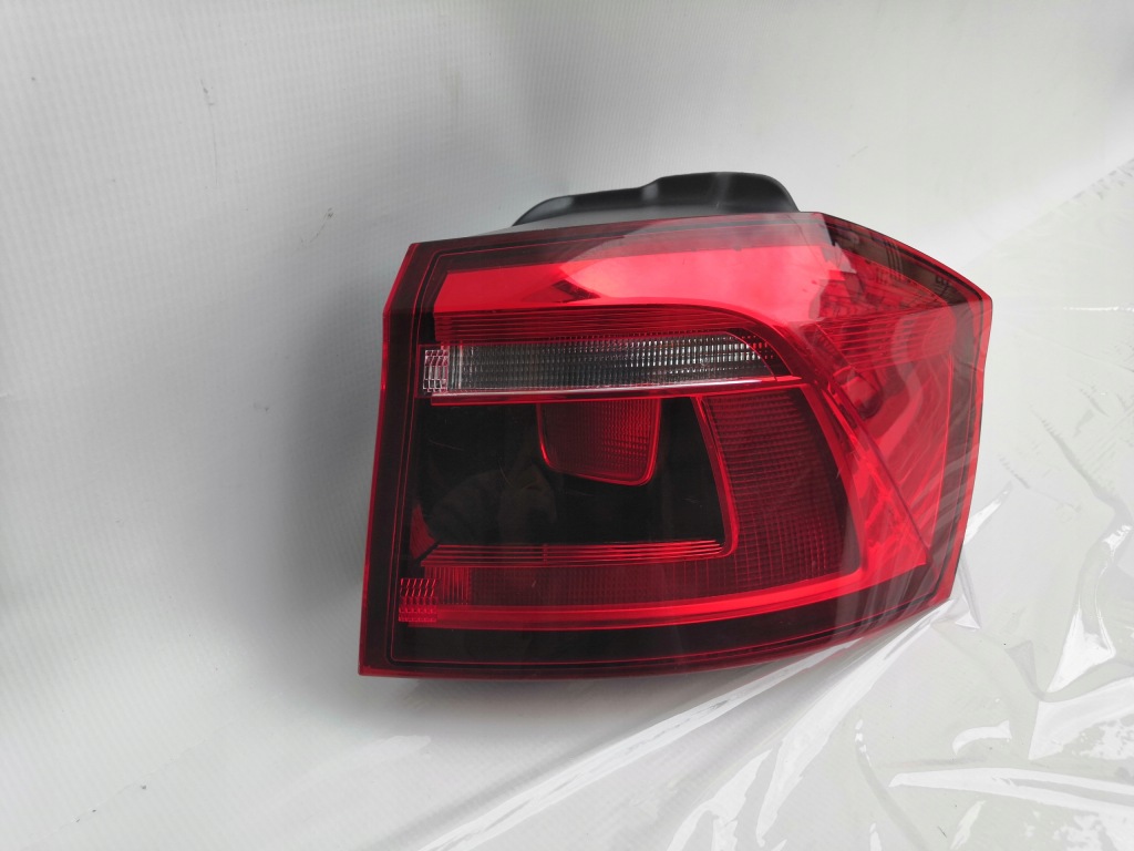 фото №1, Лампа задняя правая vw golf sportsvan 510945096s