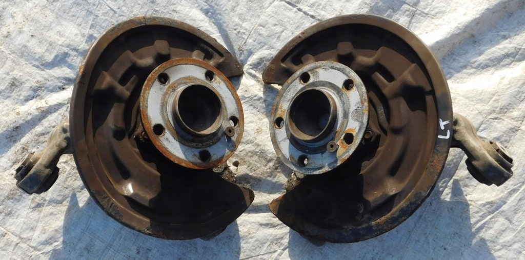 фото №1, Mercedes w246 поворотный кулак ступица задняя правый правая