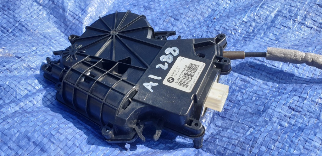 фото №2, Bmw f07 5 gt доводчик замка кришки задня