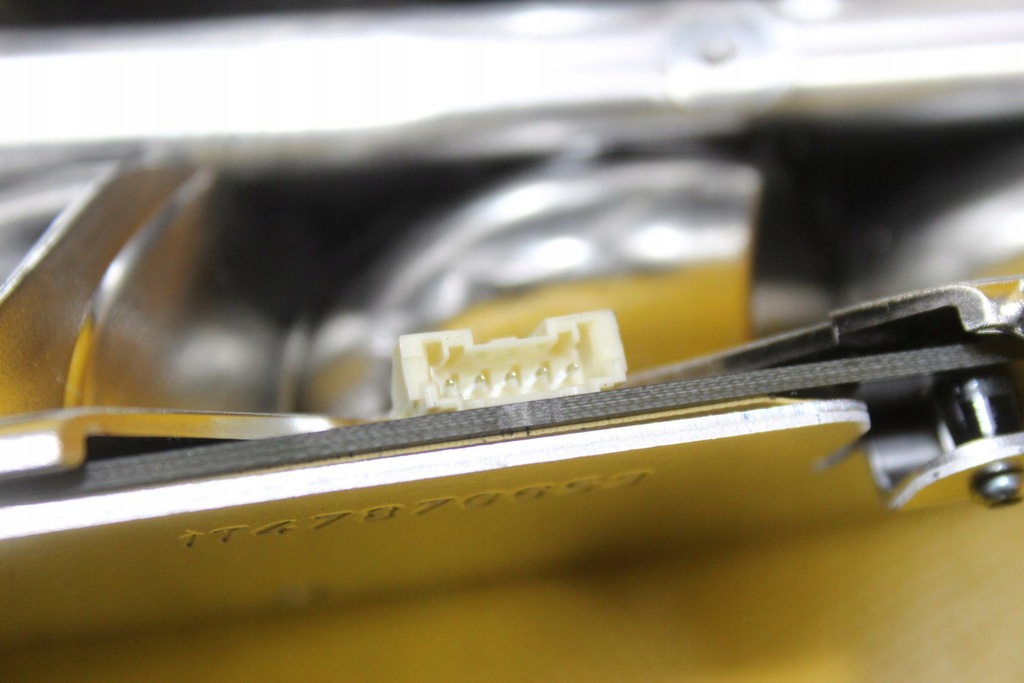 фото №10, Відбивач лампи bi-xenon правий перед maserati ghibli