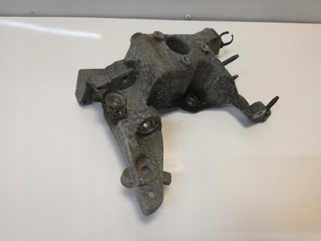 фото №1, Кронштейн генератора peugeot 208 1.4 hdi 9684979480