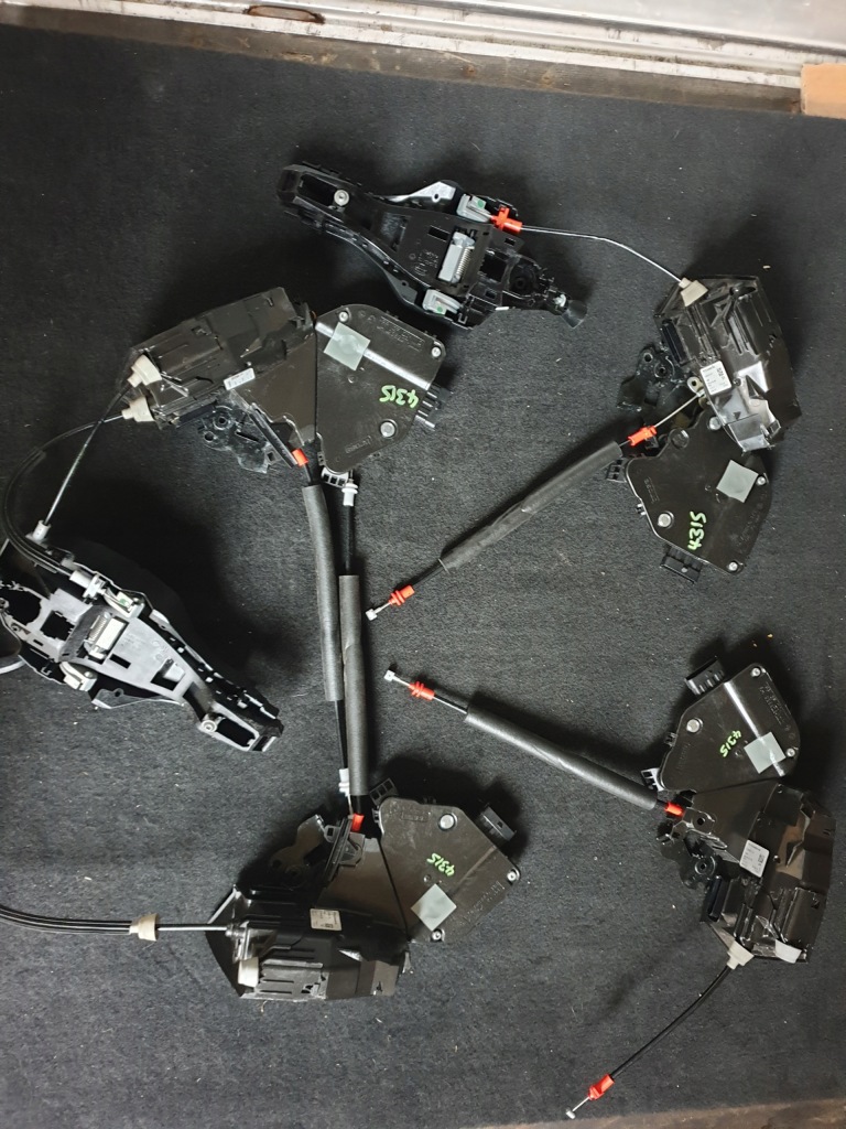 фото №1, Замок правый задний land rover discovery sport 15-