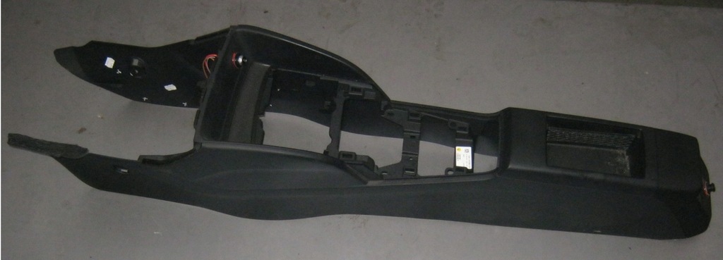 фото №1, Audi a3 8v sedan тунель середній