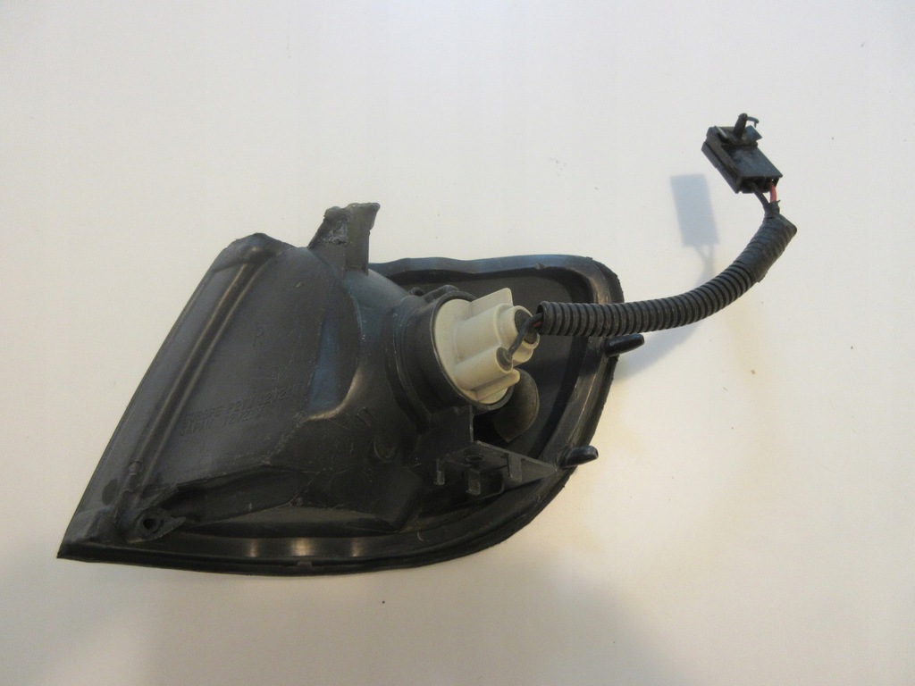 фото №5, Поворотник правый nissan sunny n14 ichikoh 3305