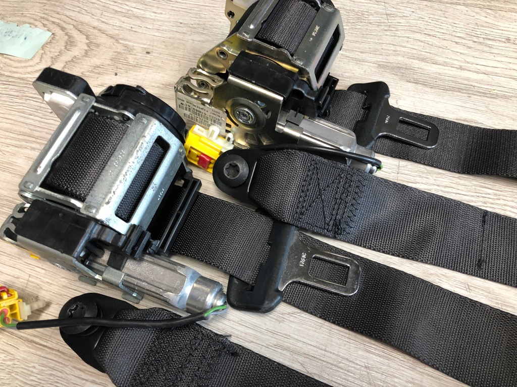 фото №1, Aston martin ventage pas ремені комплект