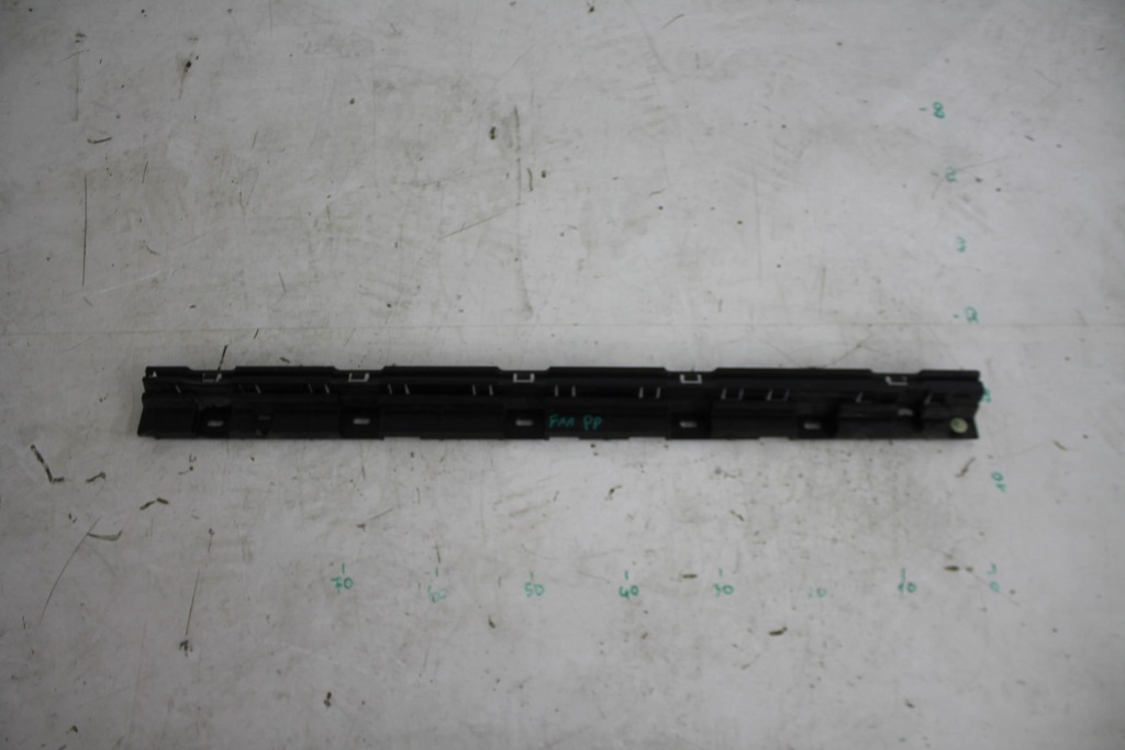 Купить Кронштейн  кронштейн порог правый  перед 7184778 bmw f11