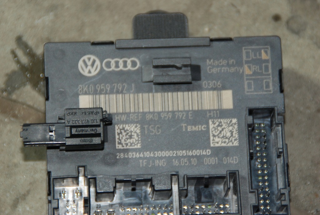 фото №1, Audi a4 b8 модуль дверь 8k0959792e