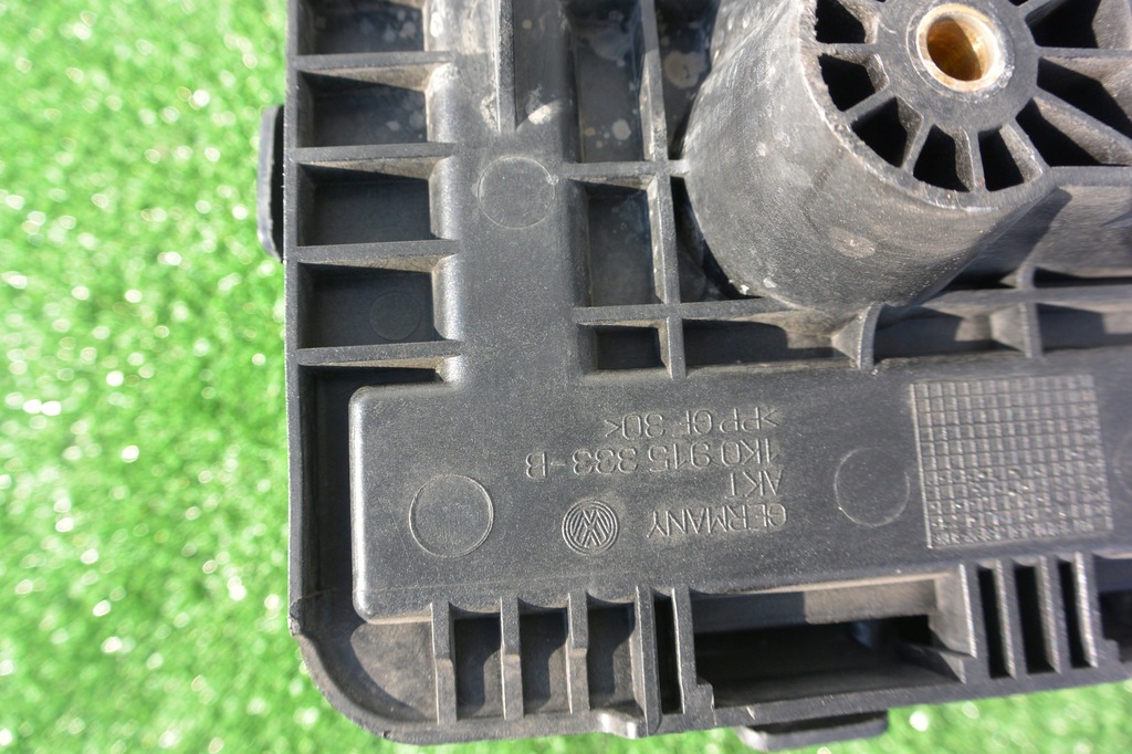 фото №6, Корпус акумулятор vw passat golf tiguan caddy