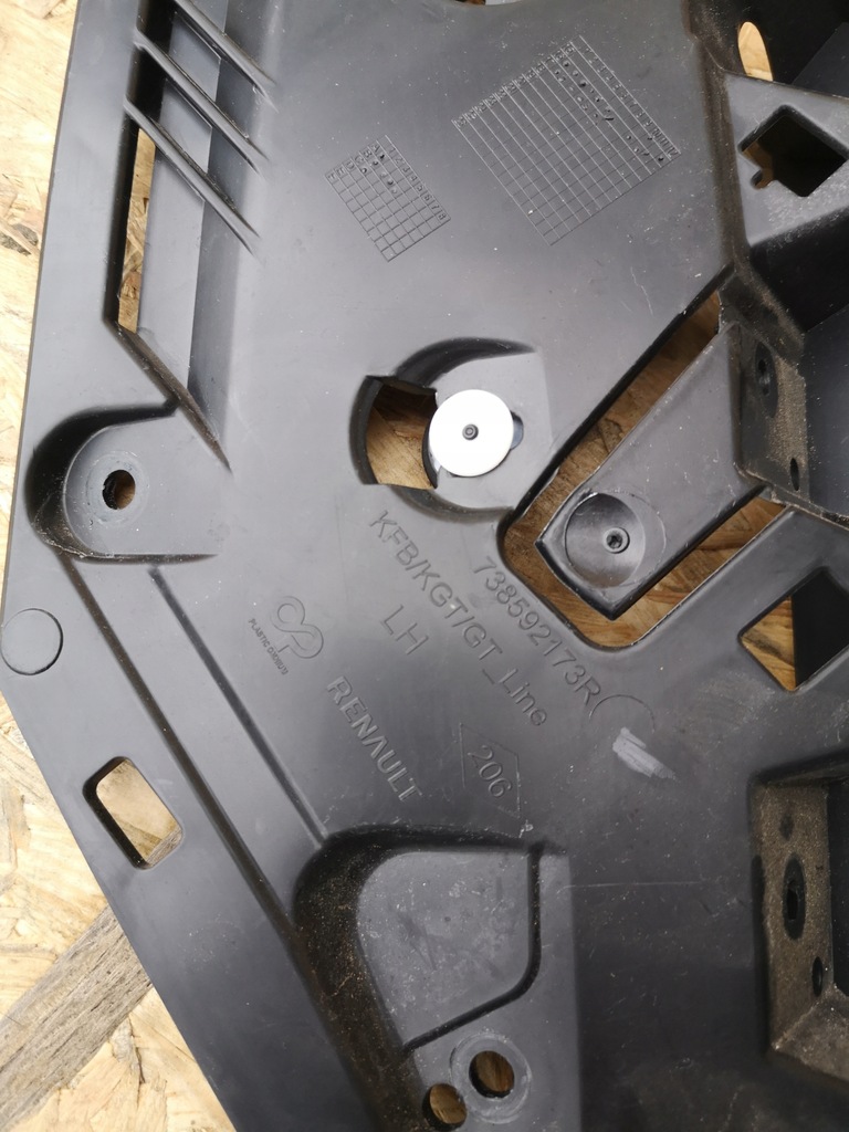 фото №7, Renault megane iv kombi кронштейн накладки задняя