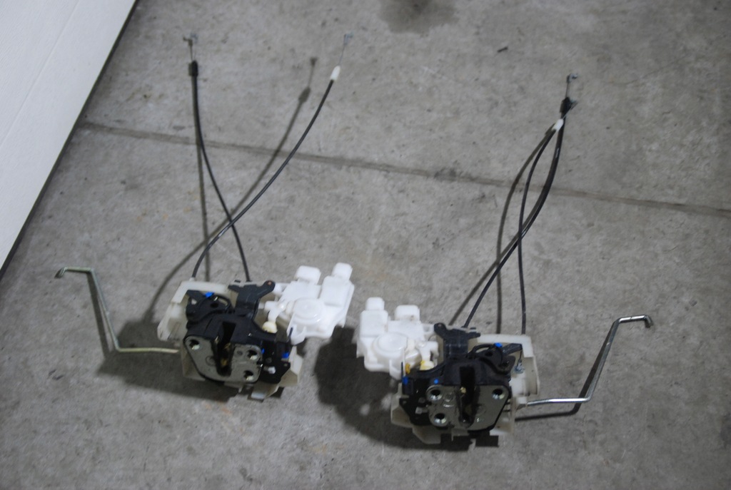 фото №1, Ford ranger ii bt50 06-11 замок двері l / p задня