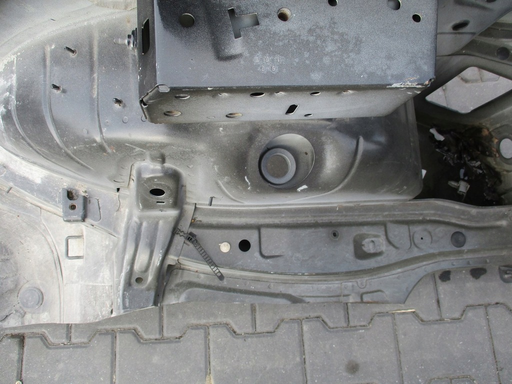 фото №4, Чверть лонжерон bmw 1 e87p права задня