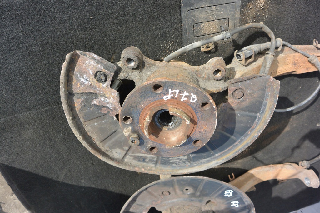 фото №8, Поворотний кулак перед 3.0 tdi audi q7 touareg 4l 7l