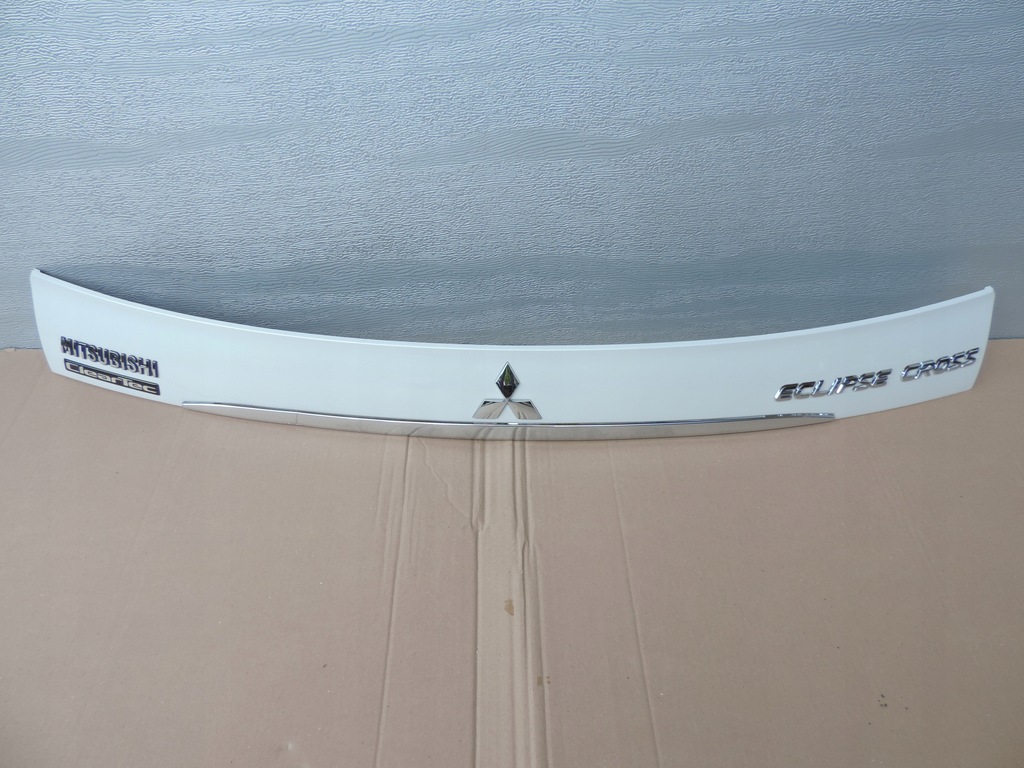 фото №1, Mitsubishi eclipse cross молдинг накладка кришки задня