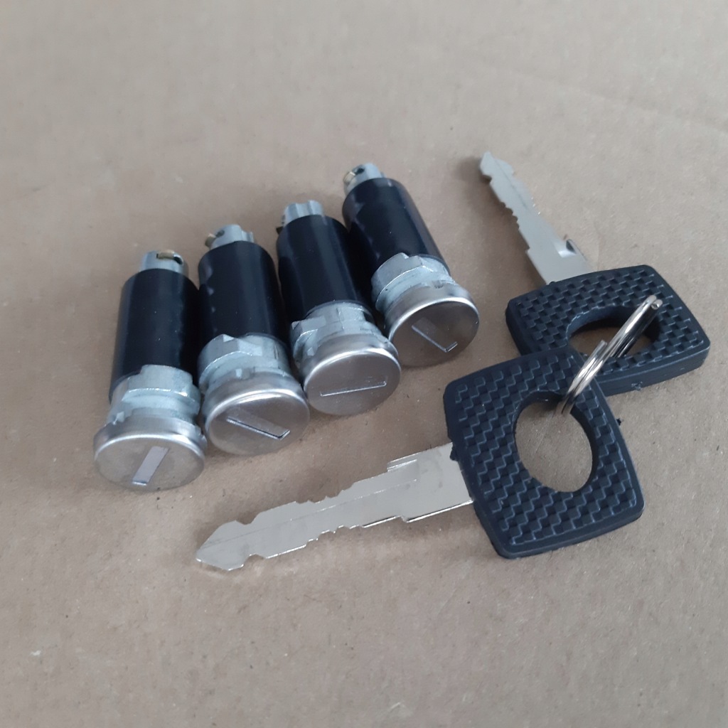 фото №4, Mercedes vito w638 4 вкладиші замок вкладка двері