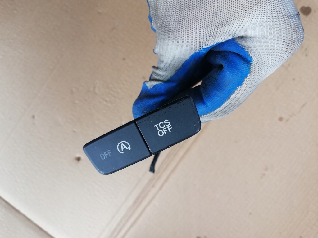 фото №1, Ford ka plus lift кнопка tcs j7bt-13d734-ba