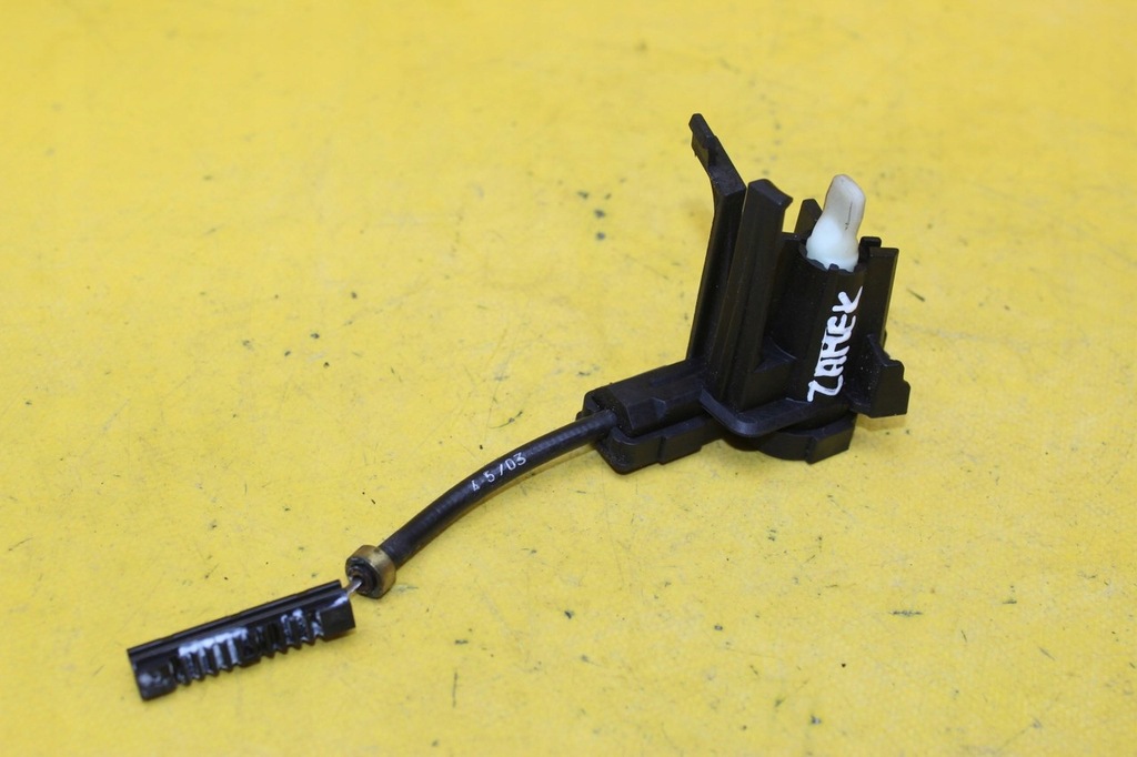 фото №1, Трос cięgnno замка левый перед a8 d3