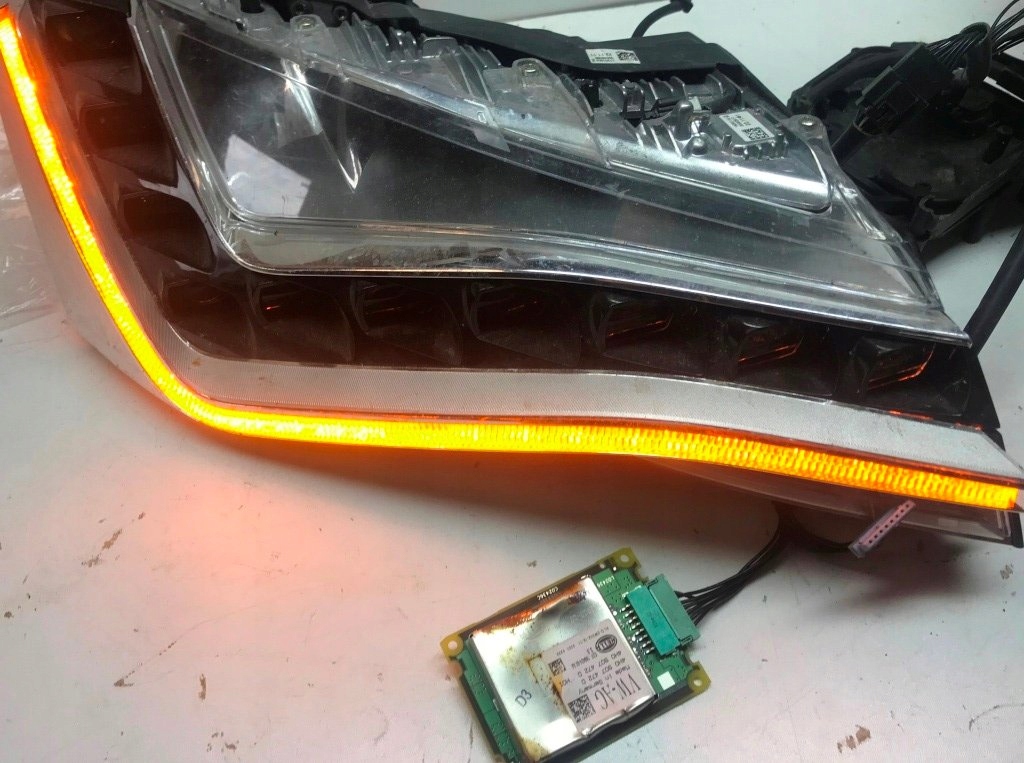 фото №1, Audi a8 d4 модуль повороту full led 4h0907472d