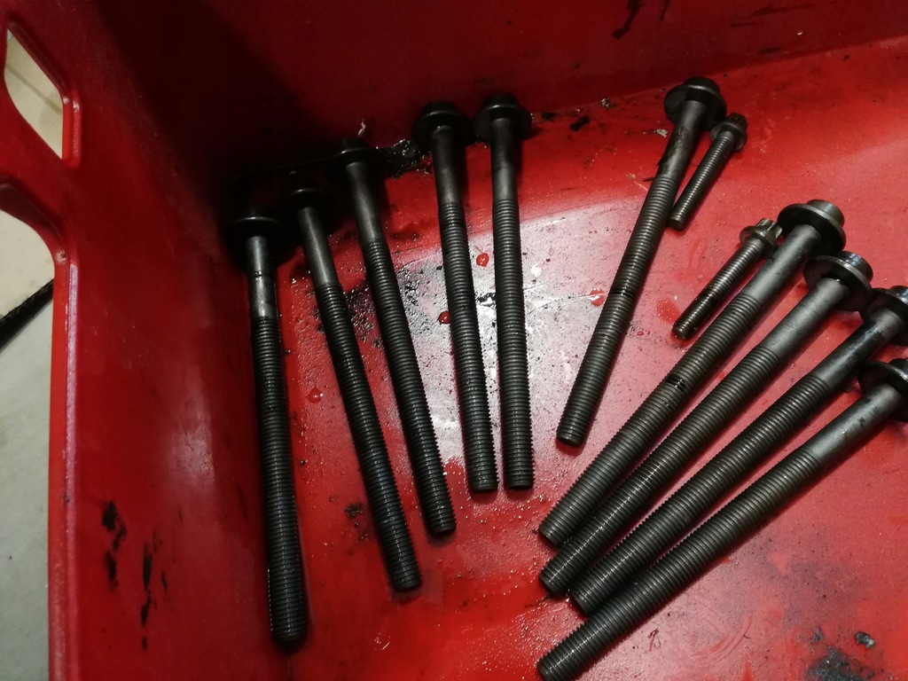 фото №1, Jaguar xe xf 2.0 d 15-19r. болты головки