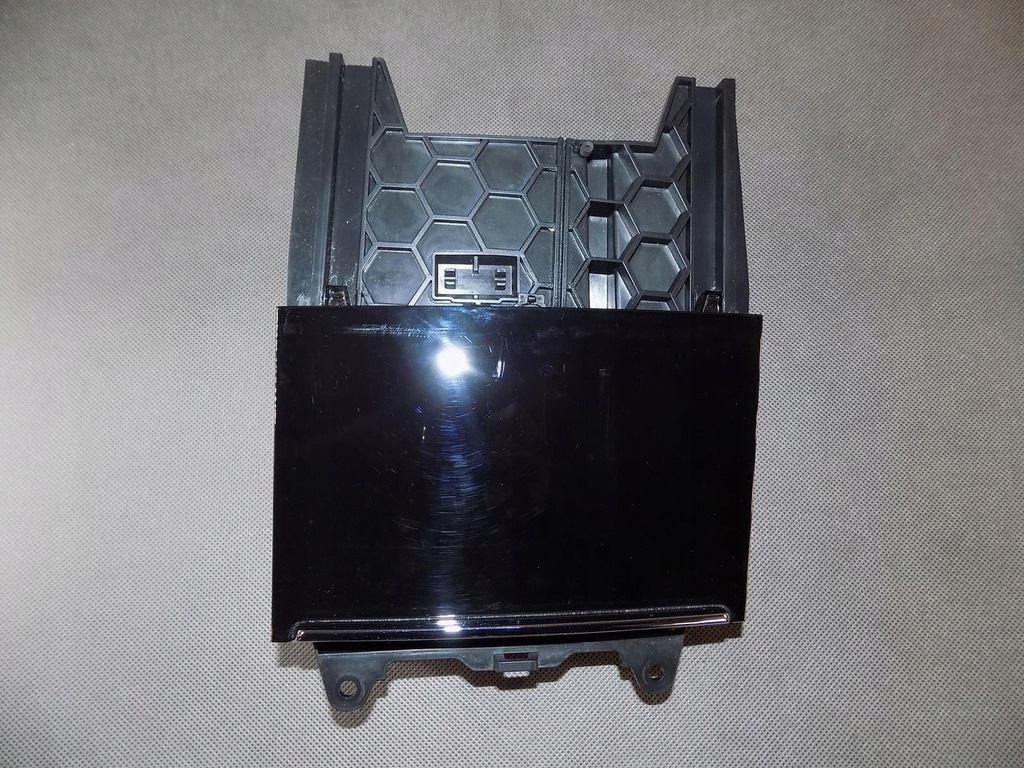 фото №5, Skoda karoq бардачок рамка dekor передач панель