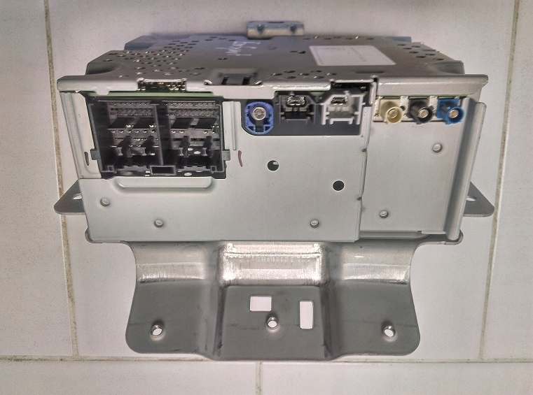 фото №2, Радиопроигрыватель ford оригинальный номер hx7d18d832al