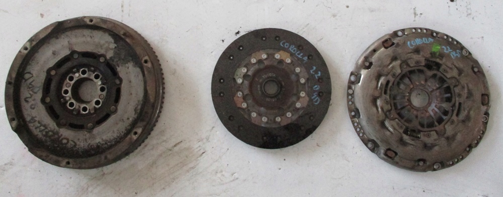 фото №1, Corolla avensis 2.2 d4d сцепление полный