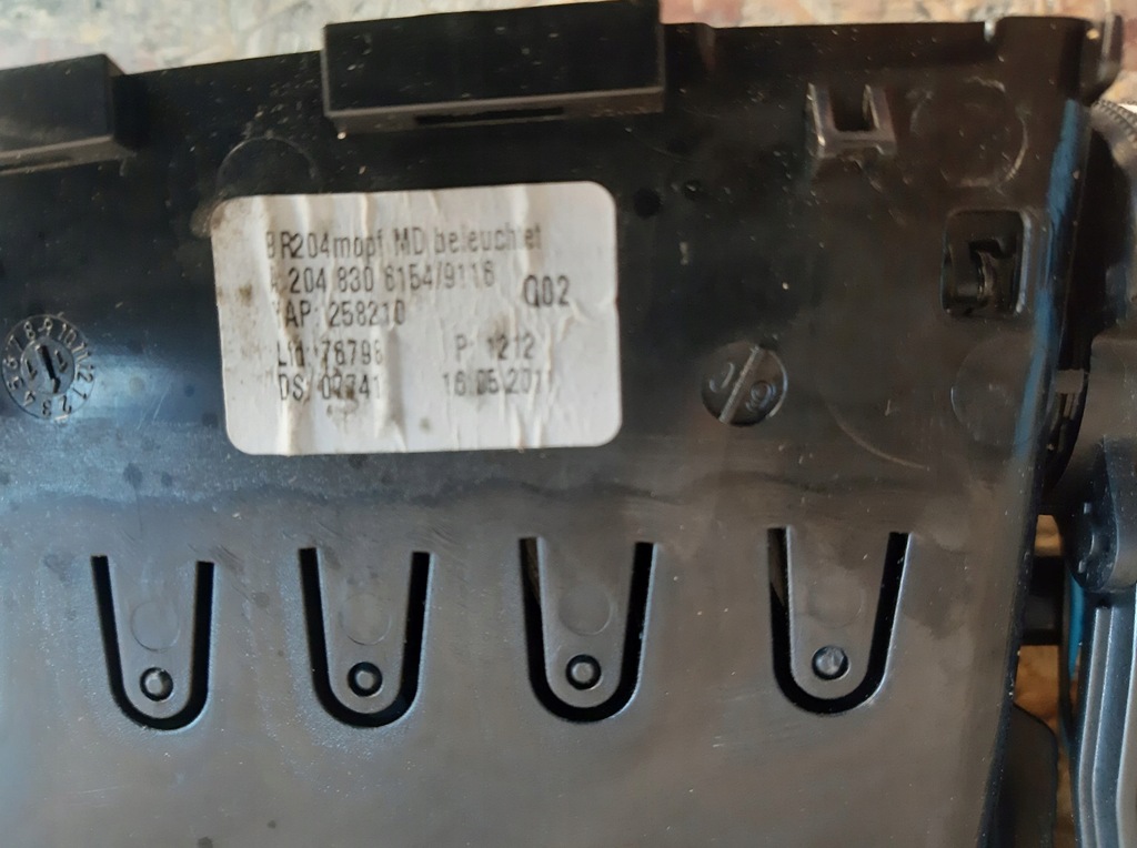 фото №5, Mercedes w204 c решітка обдув середня