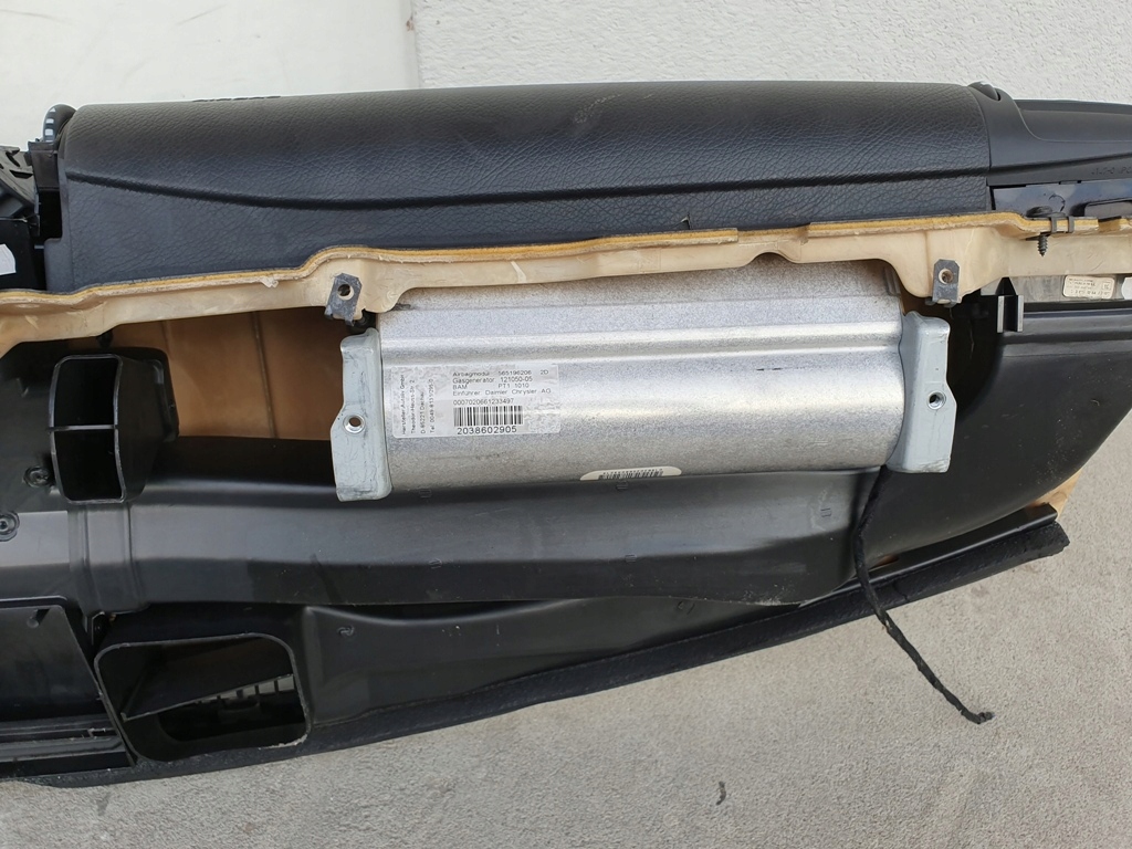 фото №4, Mercedes c w203 04r консоль приборная панель подушки безопасности комплект