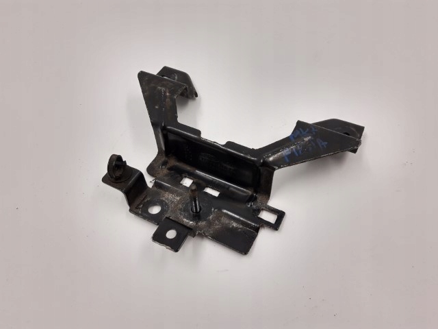 фото №1, Ford fiesta mk7 кронштейн замка капот